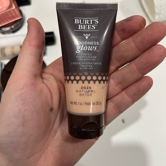 Makeup - Picture 13 of 16